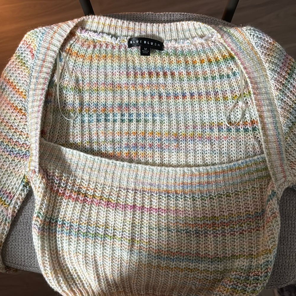 Cropped long sleeve top. M.